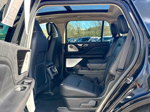Used 2024 Lincoln Aviator Reserve w/ Equipment Group 201A image 16