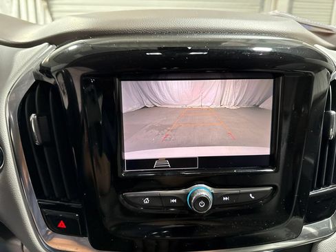Used 2021 Chevrolet Traverse LT FWD image 37