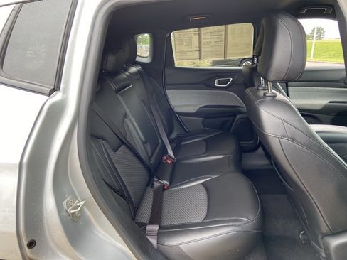 Used 2024 Jeep Compass Latitude AWD/4WD image 14
