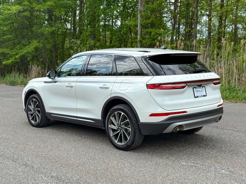 Used 2023 Lincoln Corsair AWD w/ Equipment Group 101A image 4