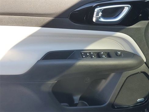 New 2026 Jeep Compass Limited w/ Sun, Sound & Navigation Group image 16