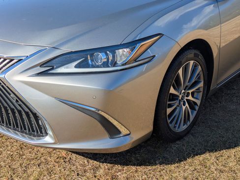 Used 2020 Lexus ES 350 w/ Premium Package image 10