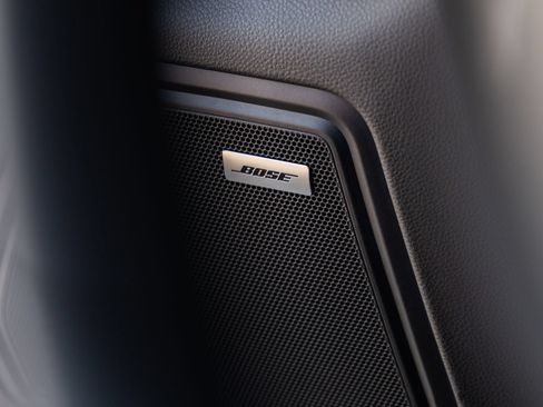 Certified 2026 Porsche Macan AWD/4WD image 33