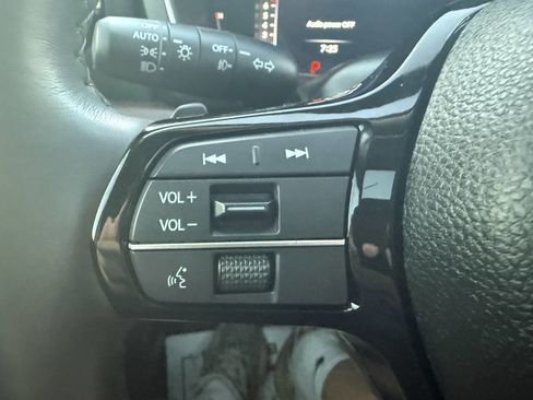 Used 2025 Honda Pilot Elite image 34