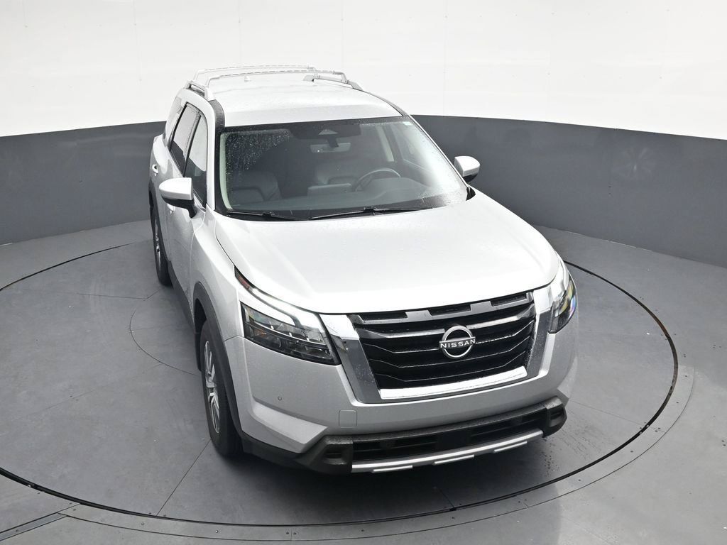 Certified 2025 Nissan Pathfinder SL FWD image 29