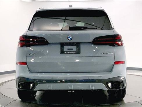 New 2026 BMW X5 xDrive40i w/ M Sport Package image 3