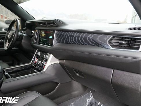 Used 2023 GMC Yukon XL Denali image 47