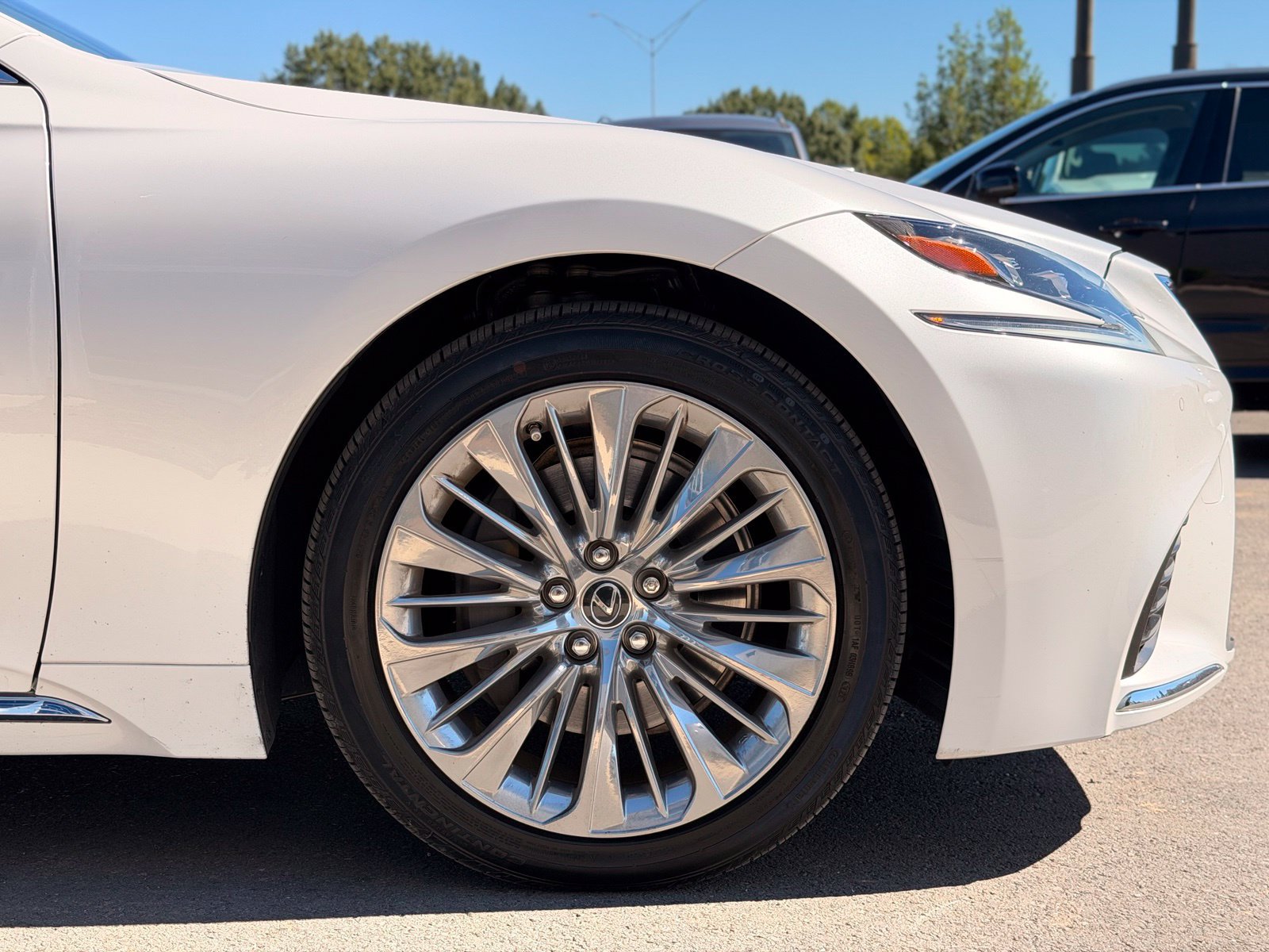 Used 2020 Lexus LS 500 w/ Interior Upgrade Package RWD image 25