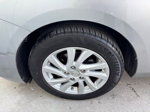 Used 2012 MAZDA MAZDA3 i Grand Touring w/ Tech Pkg image 11