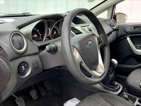 Used 2012 Ford Fiesta SE image 16