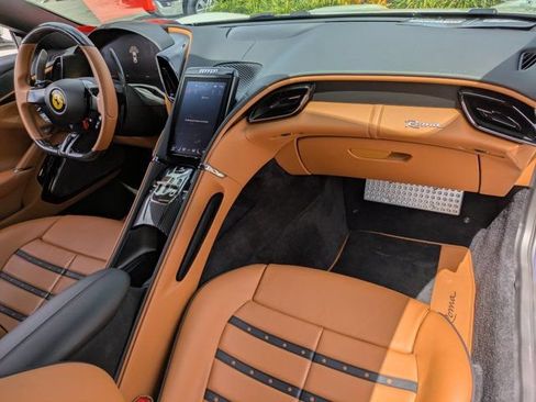 Used 2022 Ferrari Roma RWD image 17