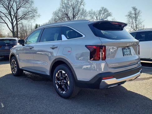 New 2026 Kia Sorento S w/ S Panoramic Sunroof Package image 3