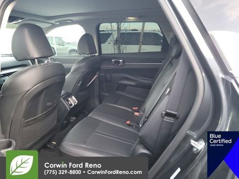 Used 2024 Kia Sorento S w/ Panoramic Sunroof Package image 11