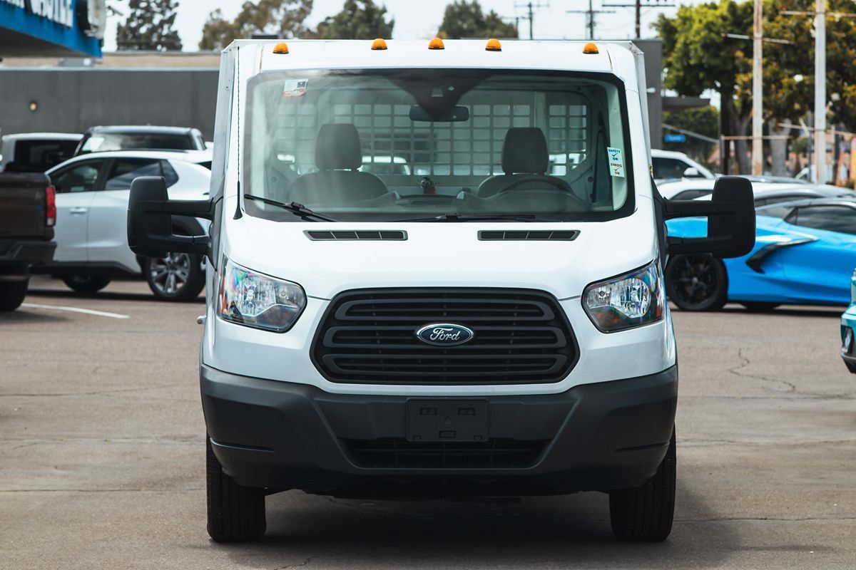 Used 2018 Ford Transit 250 138 RWD image 3