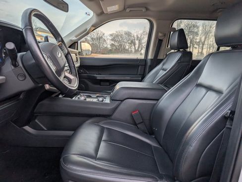 Used 2023 Ford Expedition Max XLT image 17