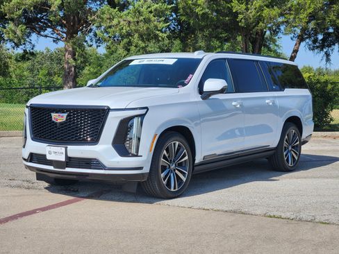 Used 2026 Cadillac Escalade ESV Sport w/ Touring Package AWD/4WD image 3