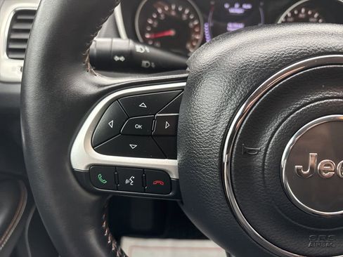 Used 2019 Jeep Compass Latitude w/ Cold Weather Group image 16