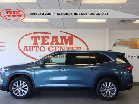 Certified 2025 Buick Enclave Preferred image 1