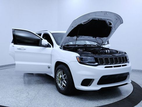 Used 2018 Jeep Grand Cherokee Trackhawk AWD/4WD image 12