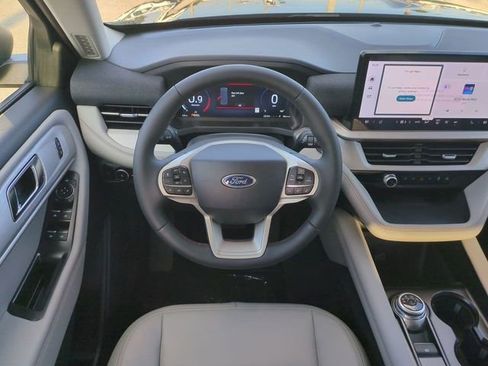 New 2026 Ford Explorer Active w/ Active Comfort Package RWD image 16