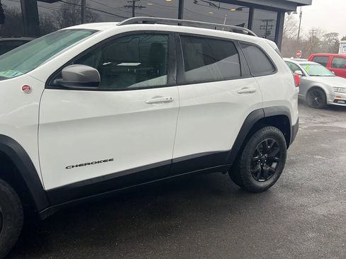 Used 2015 Jeep Cherokee Trailhawk w/ Comfort/Convenience Group image 8