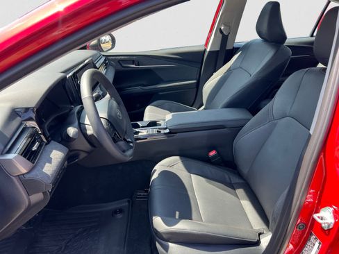 Used 2026 Toyota Camry XLE w/ Premium Plus Package image 16