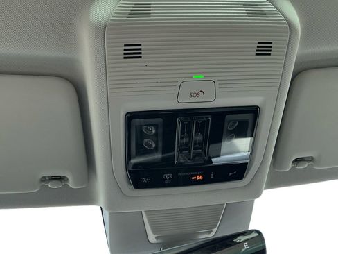 New 2025 Volkswagen Tiguan SE image 20