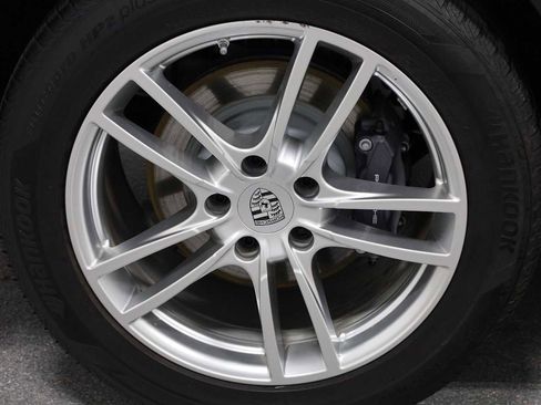 Used 2024 Porsche Cayenne image 36