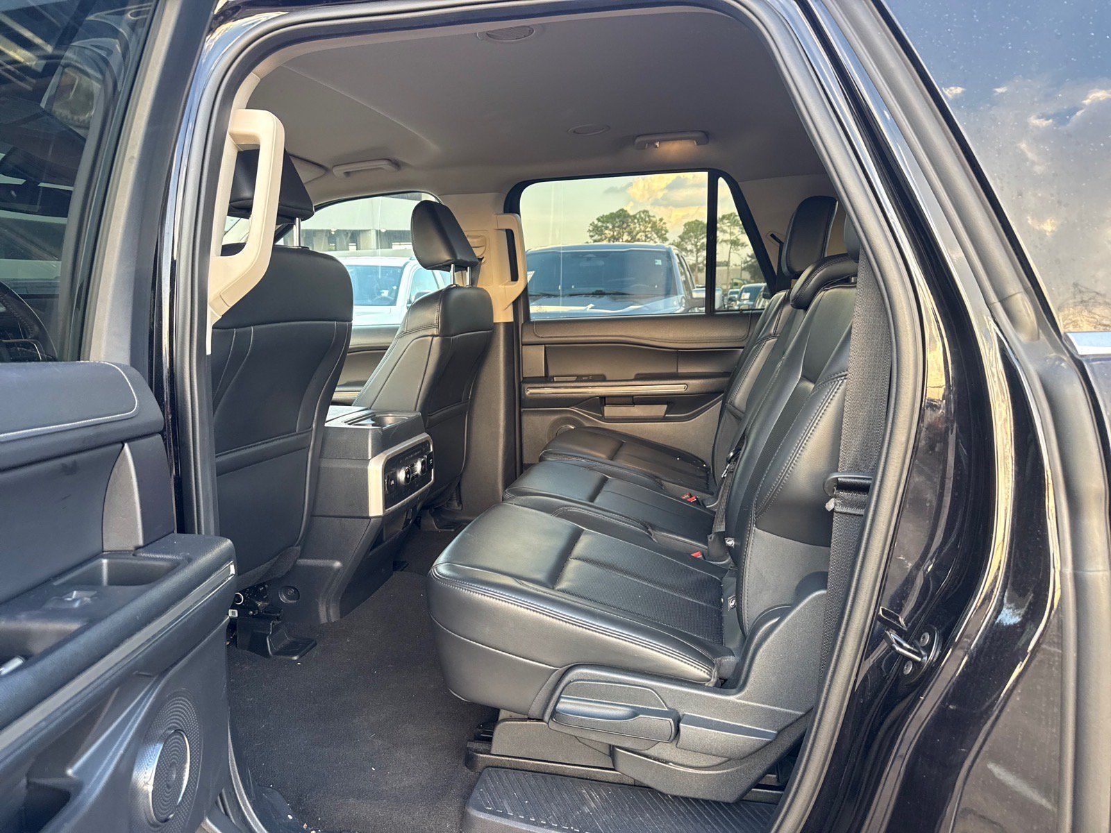 Used 2024 Ford Expedition Max XLT RWD image 12