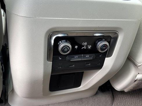 Used 2025 GMC Yukon Denali w/ Denali Reserve Package image 23