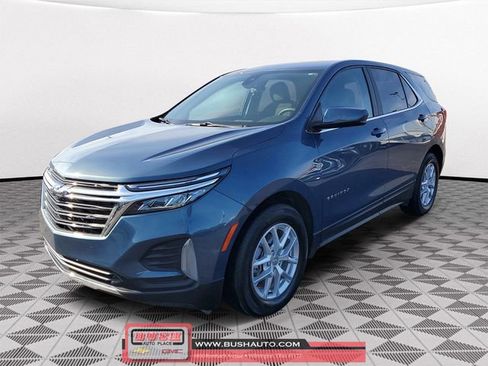 Used 2024 Chevrolet Equinox LT image 2