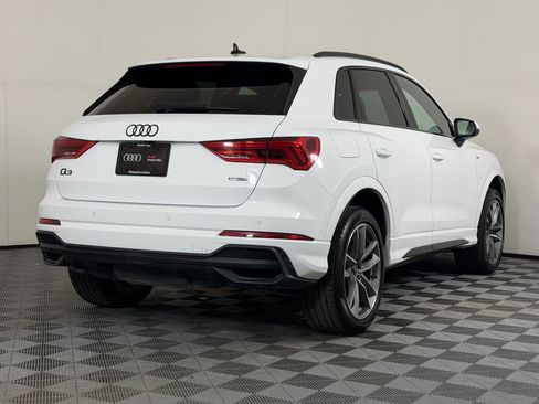 Used 2025 Audi Q3 2.0T Premium w/ Convenience Package AWD/4WD image 9