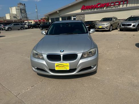 Used 2011 BMW 328i xDrive Sedan AWD/4WD image 8