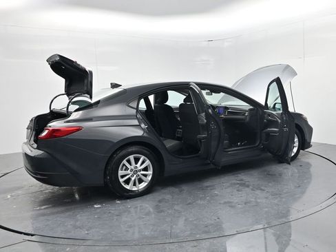 Used 2025 Toyota Camry LE image 49