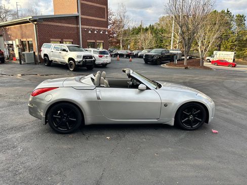 Used 2006 Nissan 350Z Touring image 16