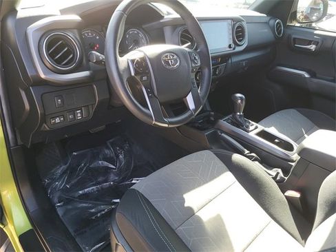 Used 2023 Toyota Tacoma TRD Sport image 18