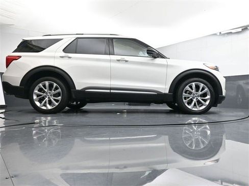 Used 2022 Ford Explorer Platinum w/ Equipment Group 601A image 31