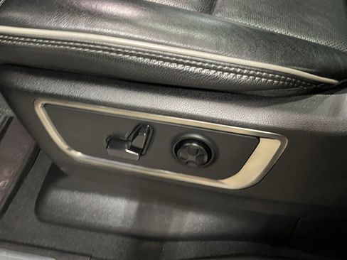 Used 2019 RAM 1500 Limited AWD/4WD image 19