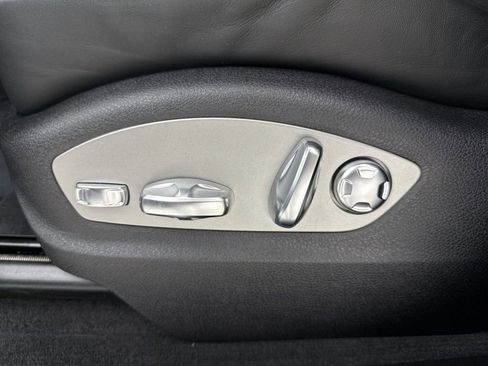 Certified 2026 Porsche Macan AWD/4WD image 40