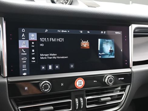 Certified 2025 Porsche Macan AWD/4WD image 16