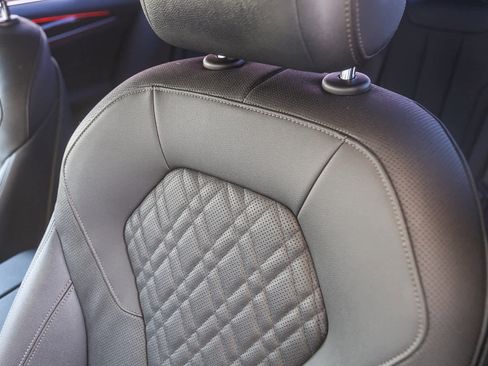 Used 2023 BMW 530e w/ Convenience Package image 22