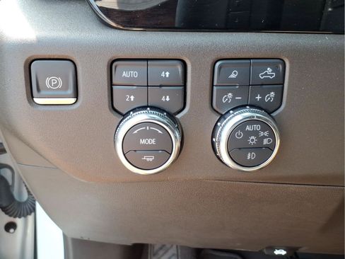 Used 2023 GMC Sierra 1500 SLT w/ SLT Premium Plus Package AWD/4WD image 19