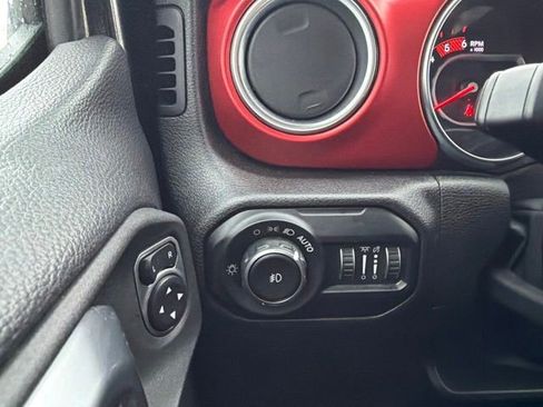 Used 2021 Jeep Wrangler Unlimited Rubicon AWD/4WD image 23