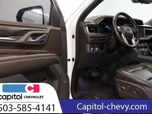 Used 2021 GMC Yukon Denali w/ Denali Premium Package image 11