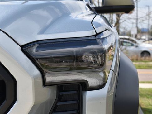 Used 2024 Toyota Tacoma 4x4 Double Cab Hybrid image 86