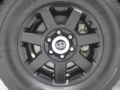 Used 2016 Toyota 4Runner SR5 image 27