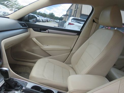 Used 2015 Volkswagen Passat TDI SE image 15