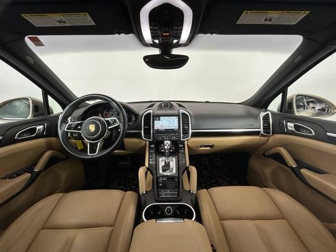 Used 2016 Porsche Cayenne AWD/4WD image 13