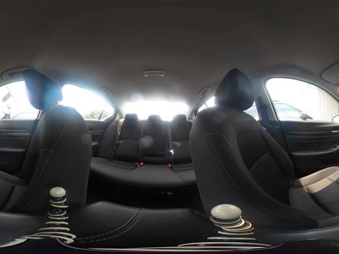 Used 2025 Nissan Altima 2.5 SV FWD image 42