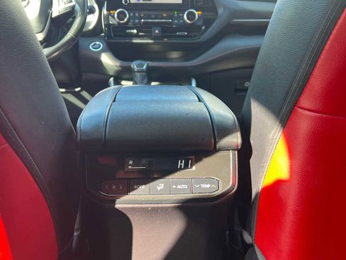 Used 2023 Toyota Highlander XSE image 37